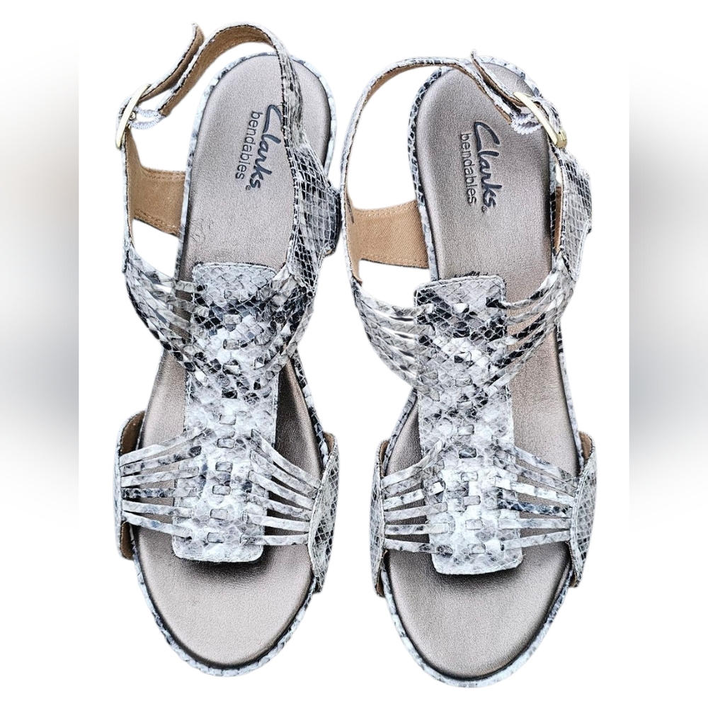 Clarks Bendables Vegan Snakeskin Strappy Sandals 3" Heels Criss-Cross Straps - Picture 2 of 11